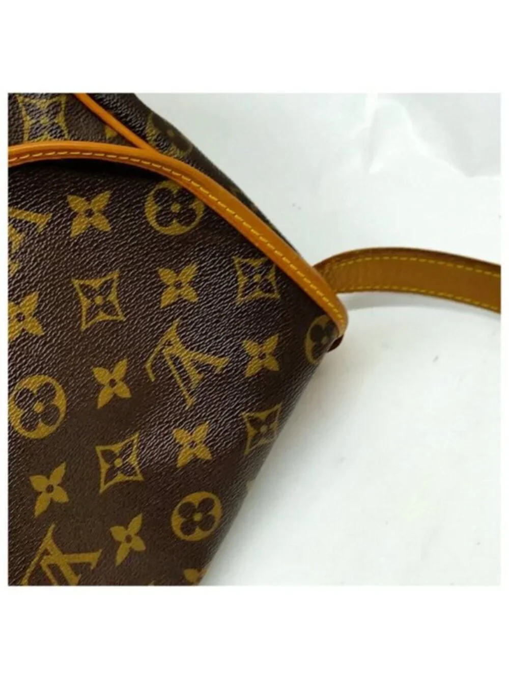 Authentic Louis Vuitton Saumur 35 Monogram Crossbody Bag